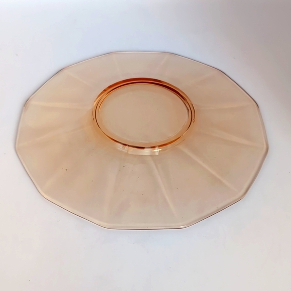 Set of Four (4) Vintage Peach Depression Glass 7 1/2" Dessert Salad Bread Plates - Picture 3 of 5